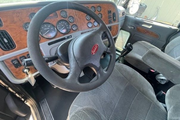 2009 PETERBILT 386 - Image 17